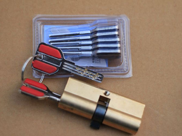 顺平24小时上门开锁公司